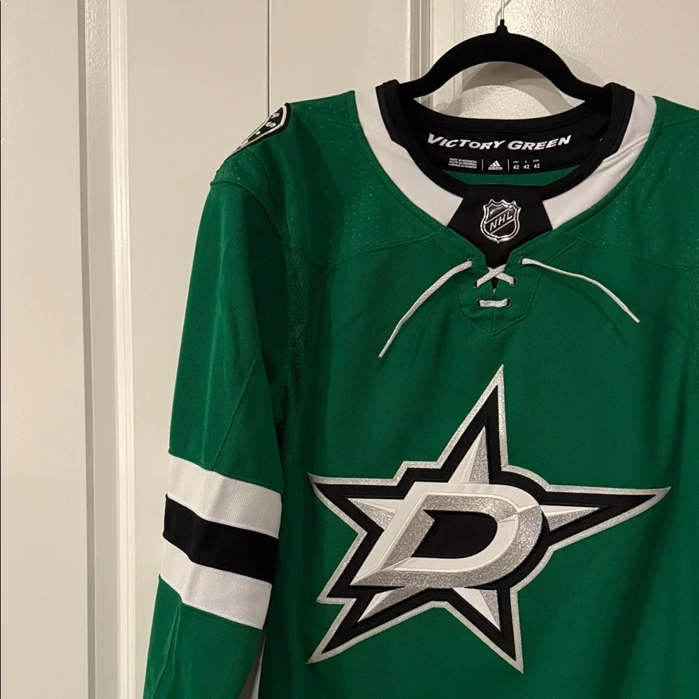 NWT Dallas Stars Adidas Victory Green Jersey Accents size 42